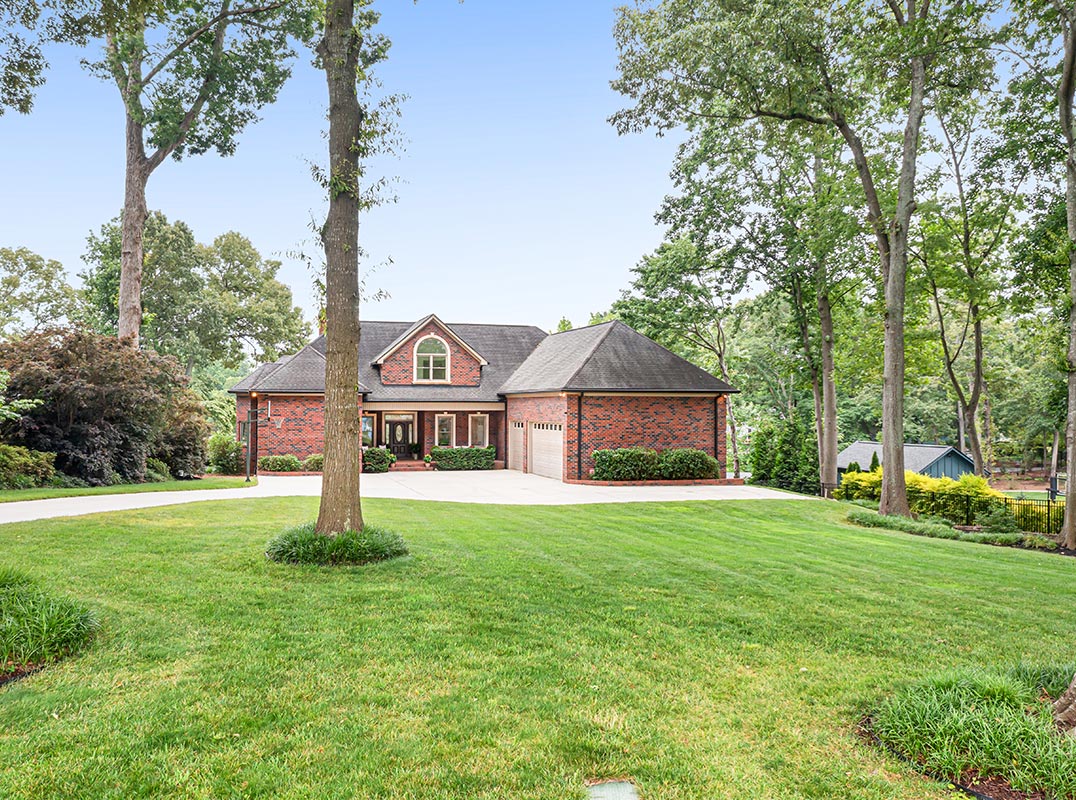 Luxury Waterfront Living on Lake Norman
