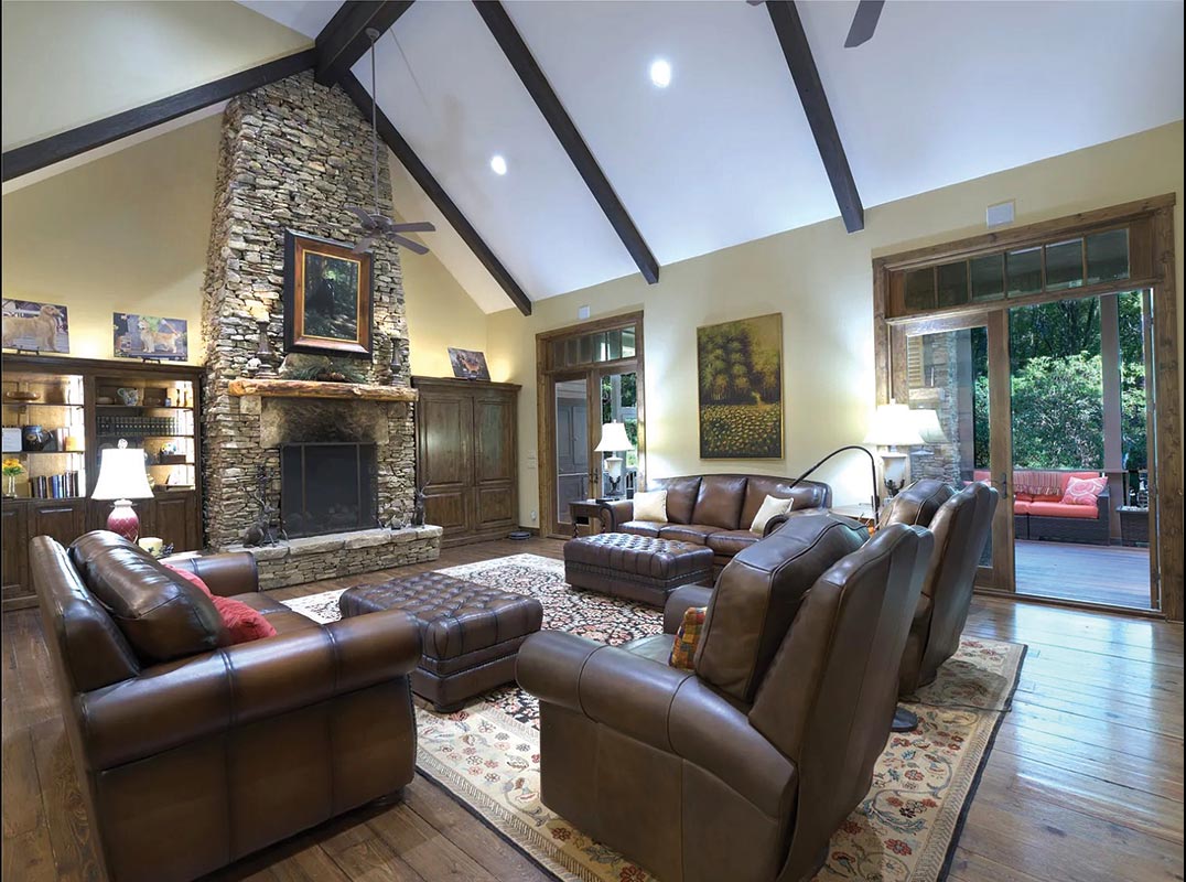Stunning Home and Beautiful Landscaping in Lake Toxaway