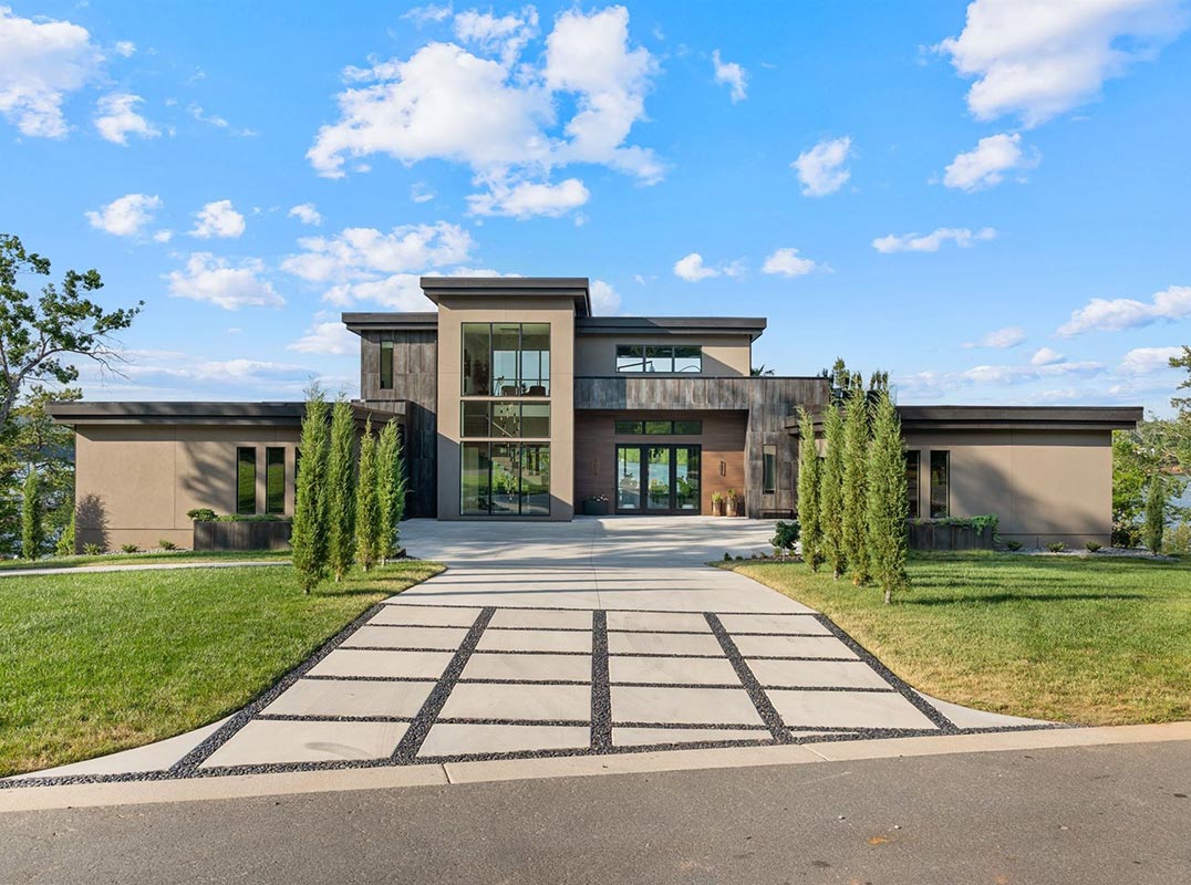 Unmatched Luxury with Panoramic Water Views on Lake Tillery