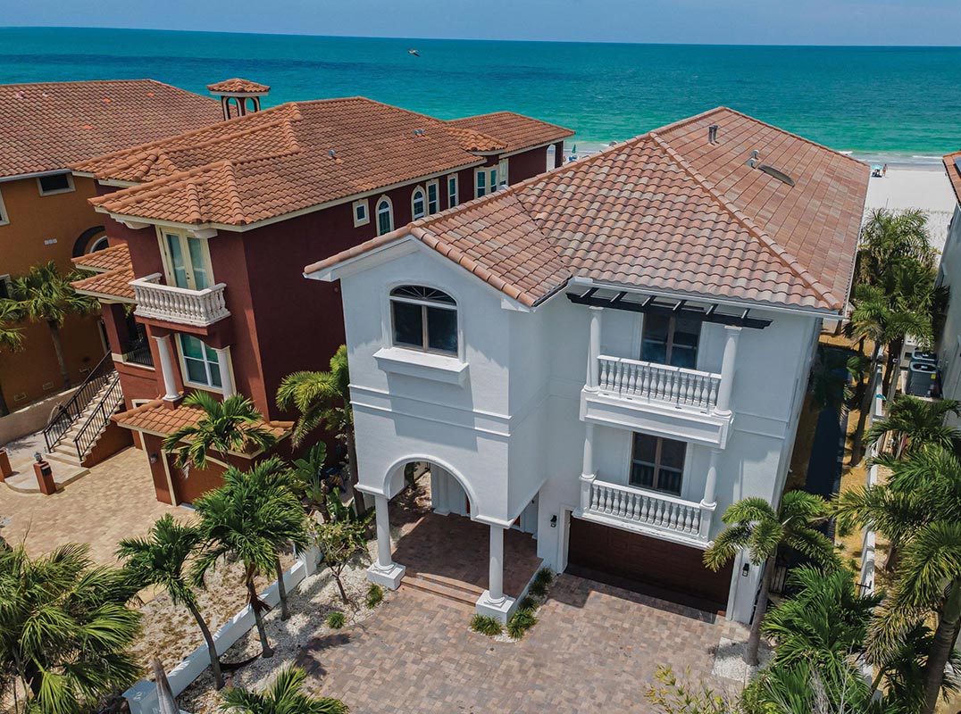 Beachfront Luxury with Spectacular Views
