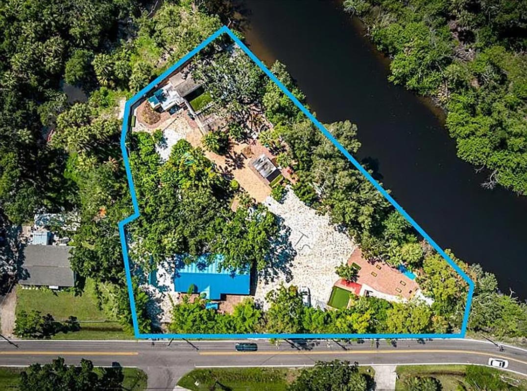 A Rare Tampa Waterfront Investment 