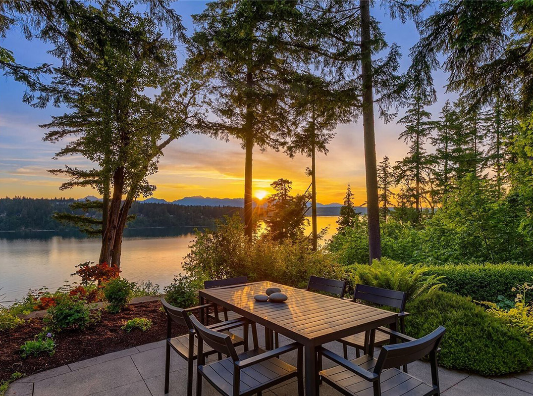 Extraordinary Waterfront Estate