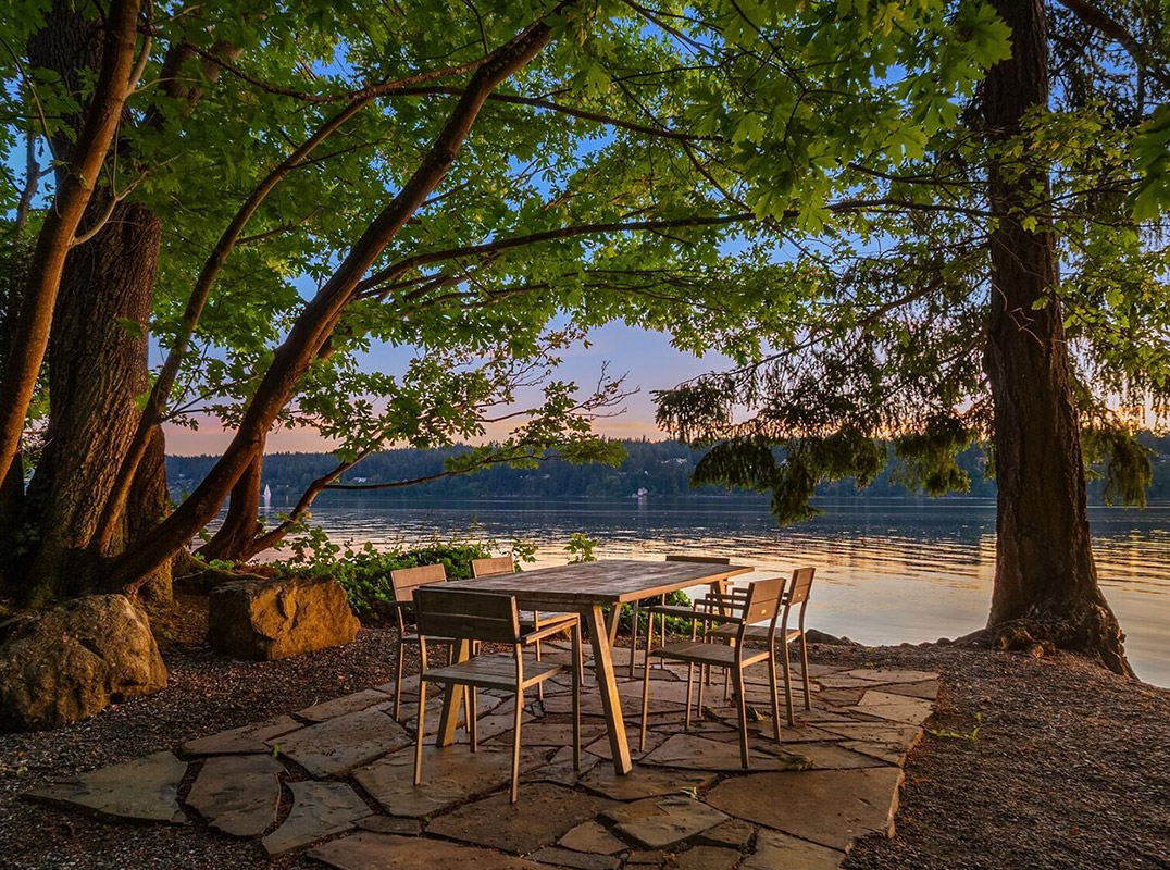 Extraordinary Waterfront Estate