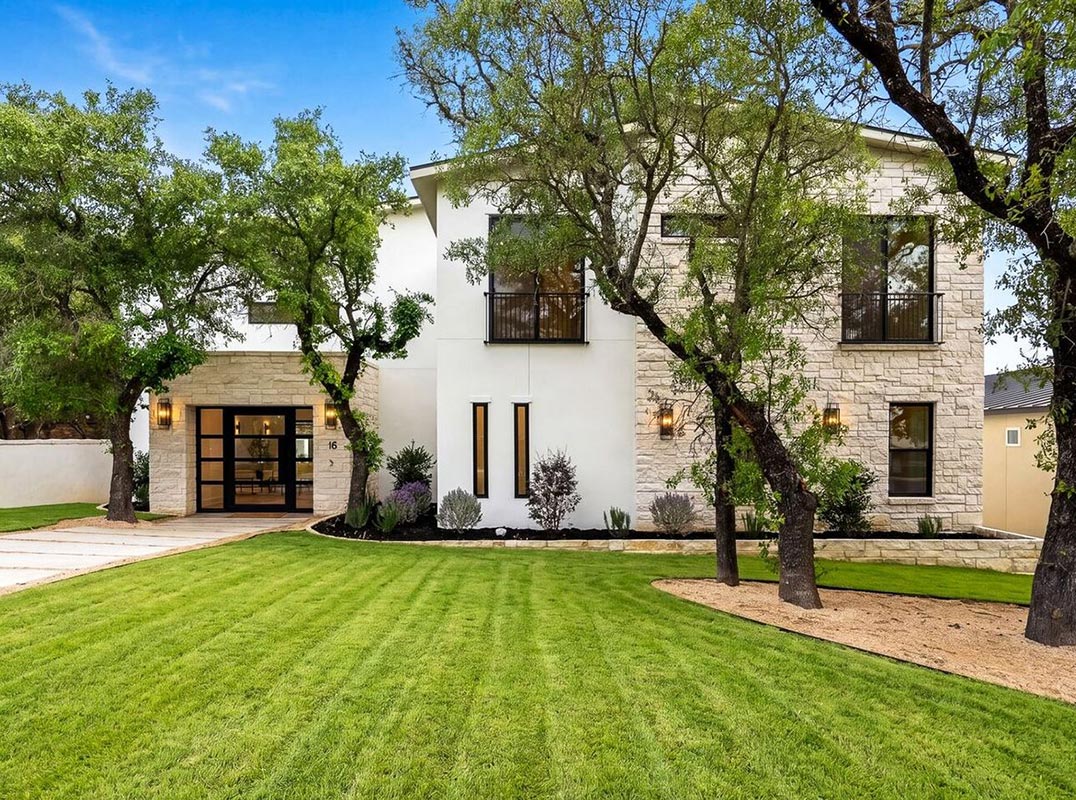 Modern Lock-and-Leave Luxury in The Gardens of The Dominion