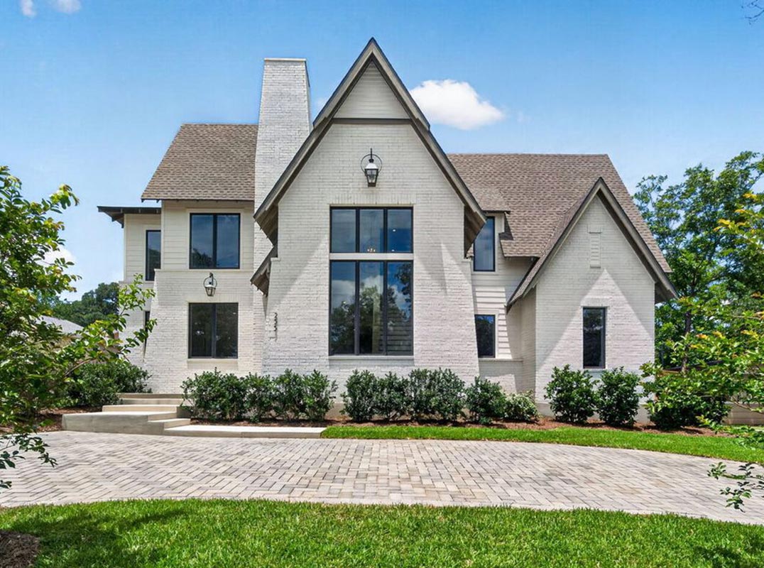 New Luxury Construction in Prestigious Alamo Heights