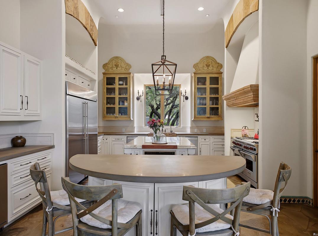 Extraordinary Hacienda-Inspired Estate