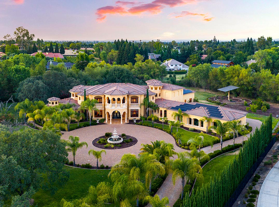 Tuscan Estate in Oak Creek