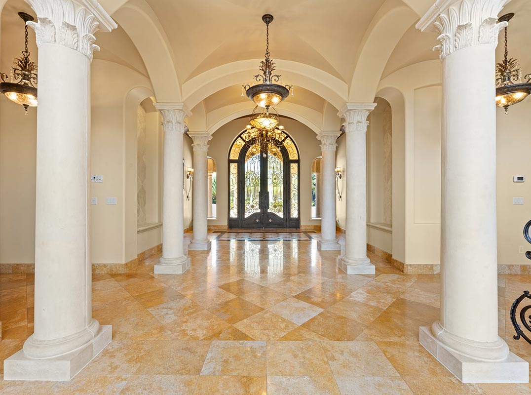 Tuscan Estate in Oak Creek