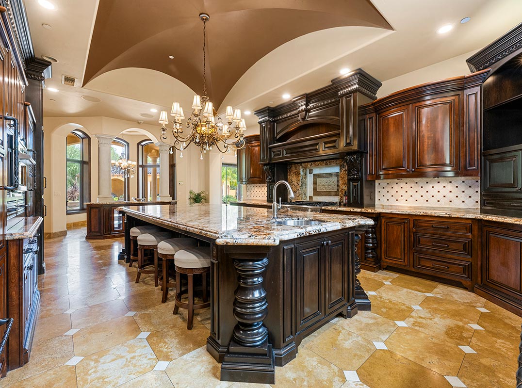 Tuscan Estate in Oak Creek