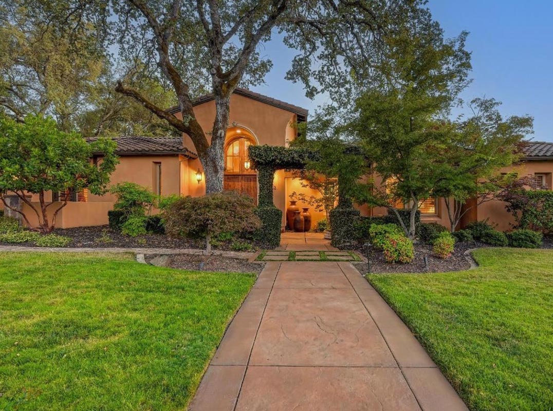Serrano Single-Story Golf Retreat