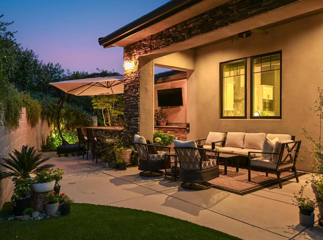 Modern Single-Story View Retreat