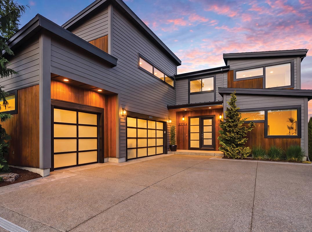 2 Primary Suites & Protected Mt Hood Views in Forest Highlands