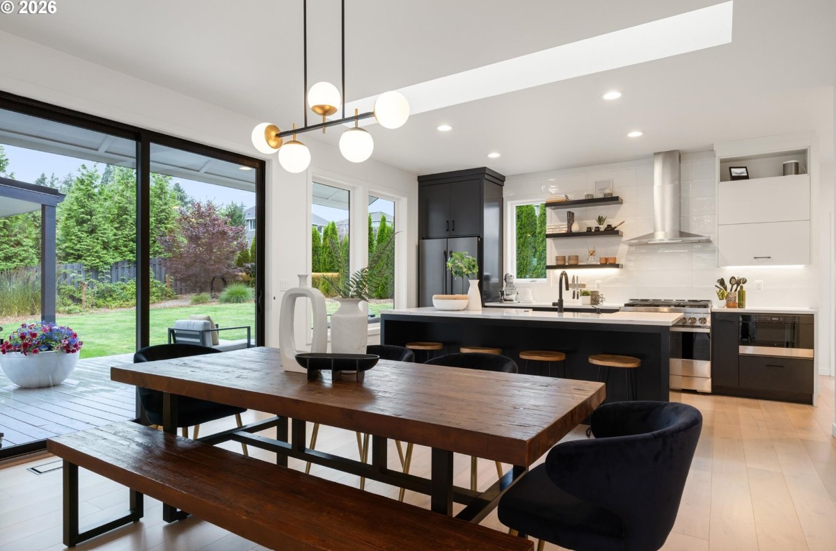 Luxurious New-Century Modern Farmhouse