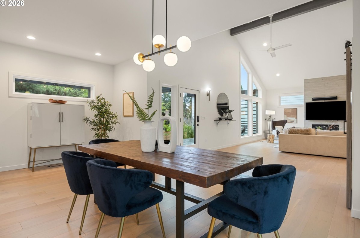 Luxurious New-Century Modern Farmhouse
