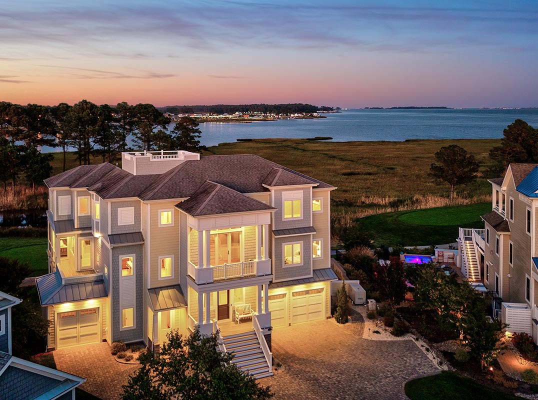A Sanctuary of Coastal Elegance with Endless Views 