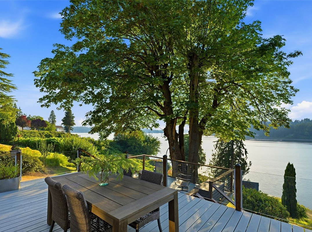Quintessential Waterfront Retreat