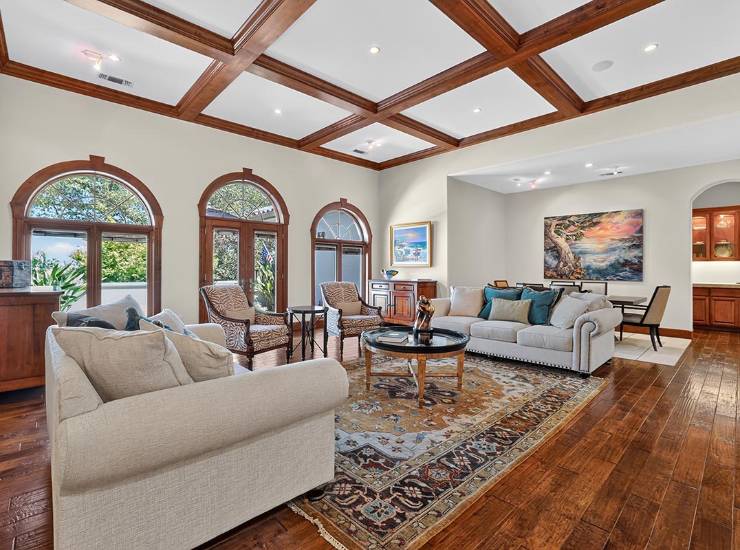 Luxury Living In Serrano