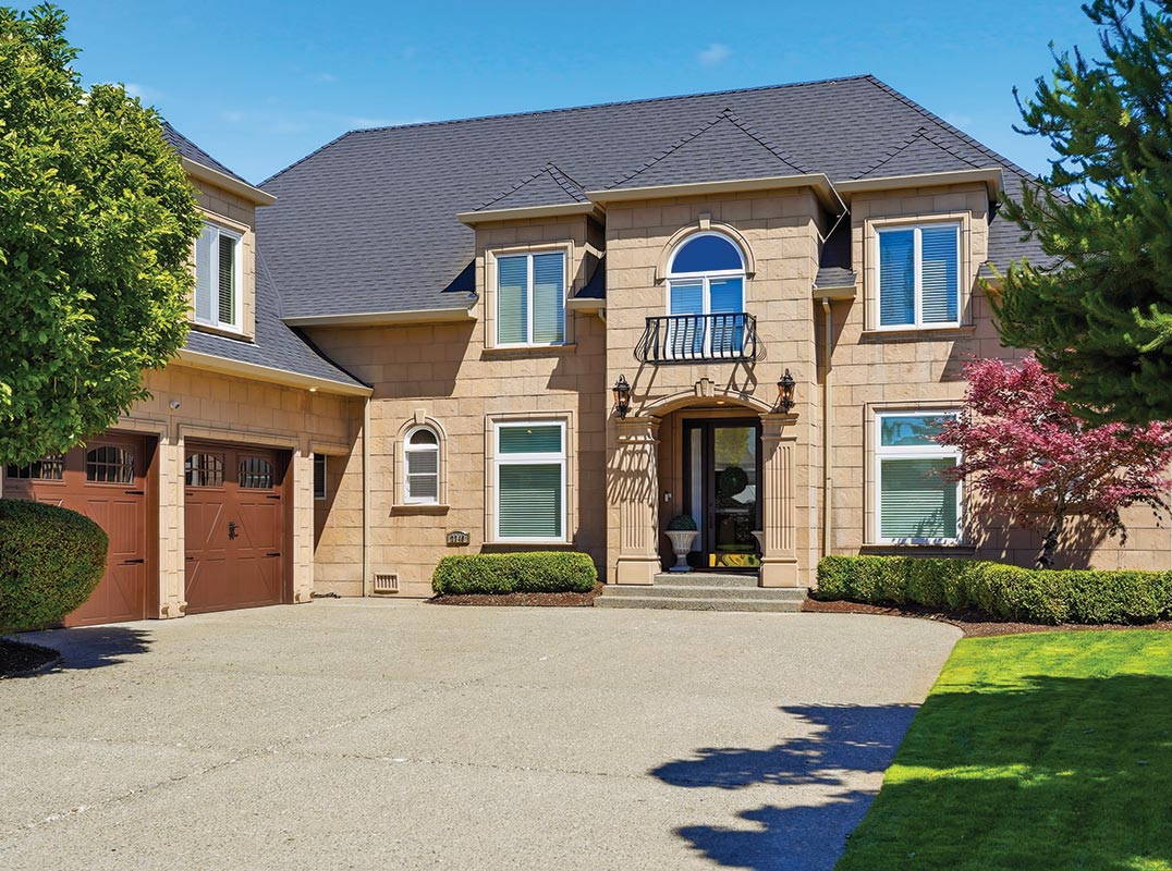 GOLF COURSE LIVING—WHERE EVERY FAIRWAY FEELS LIKE HOME