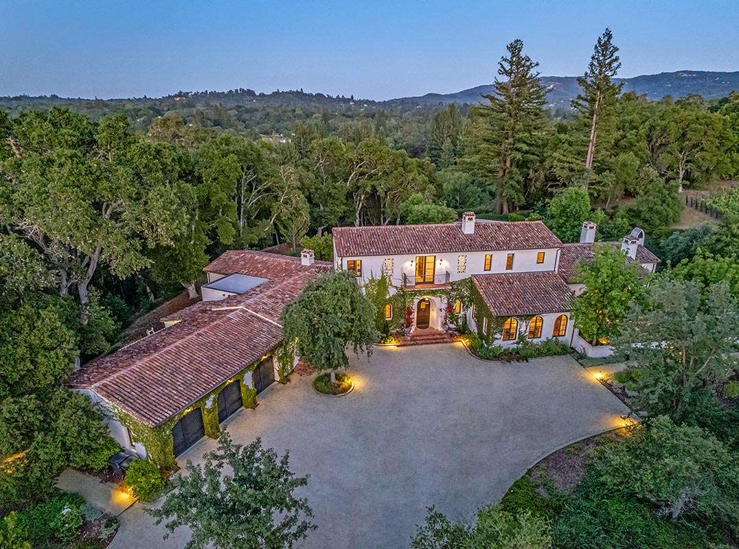 A Vineyard Estate Of Architectural Distinction