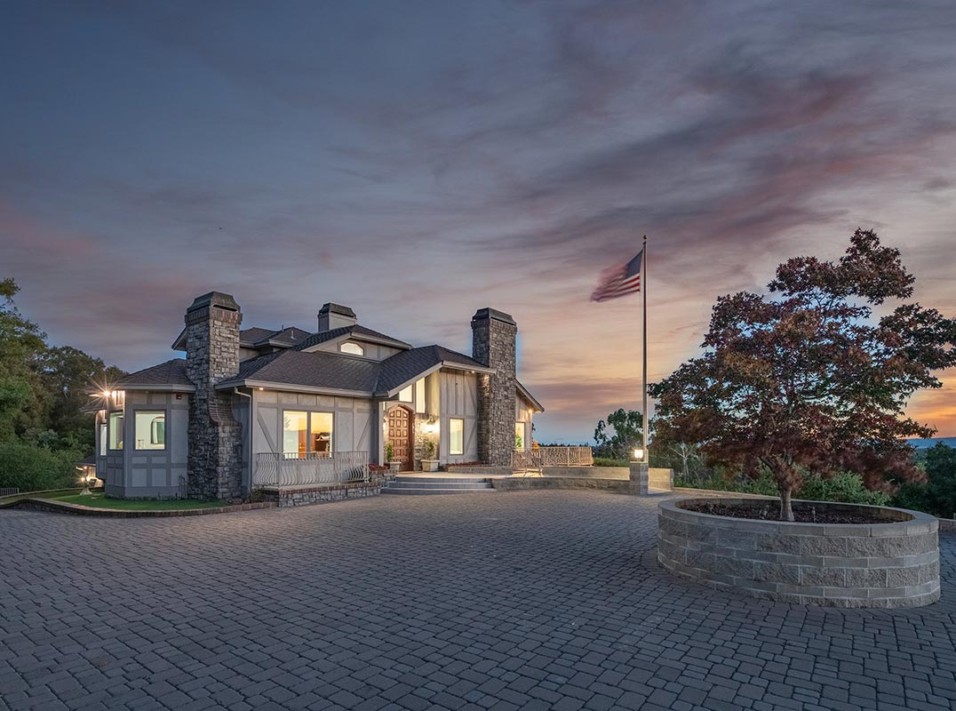 Private Saratoga Estate