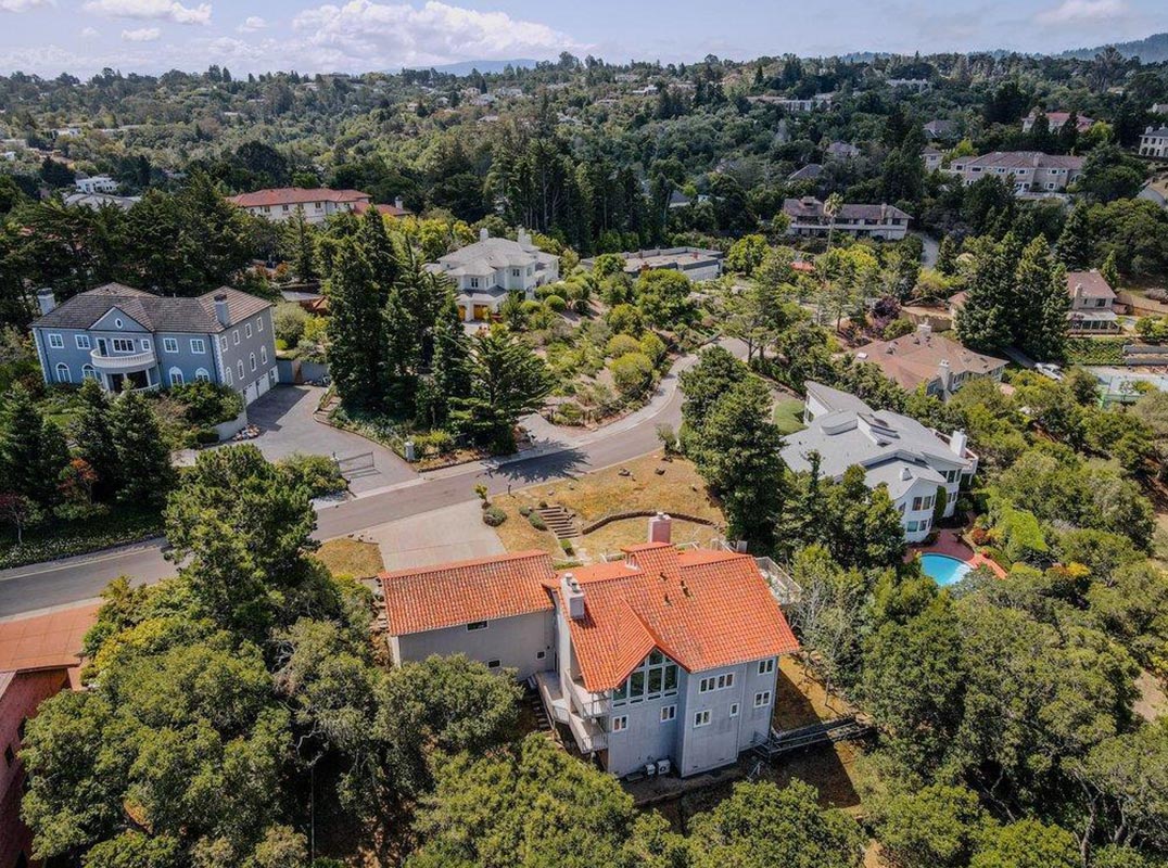 An Exquisite Property Located In The Exclusive Skyfarm Neighborhood Of Hillsborough.