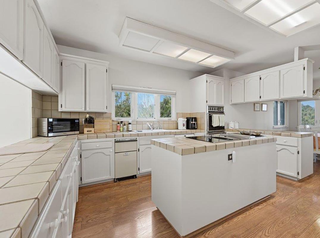 An Exquisite Property Located In The Exclusive Skyfarm Neighborhood Of Hillsborough.