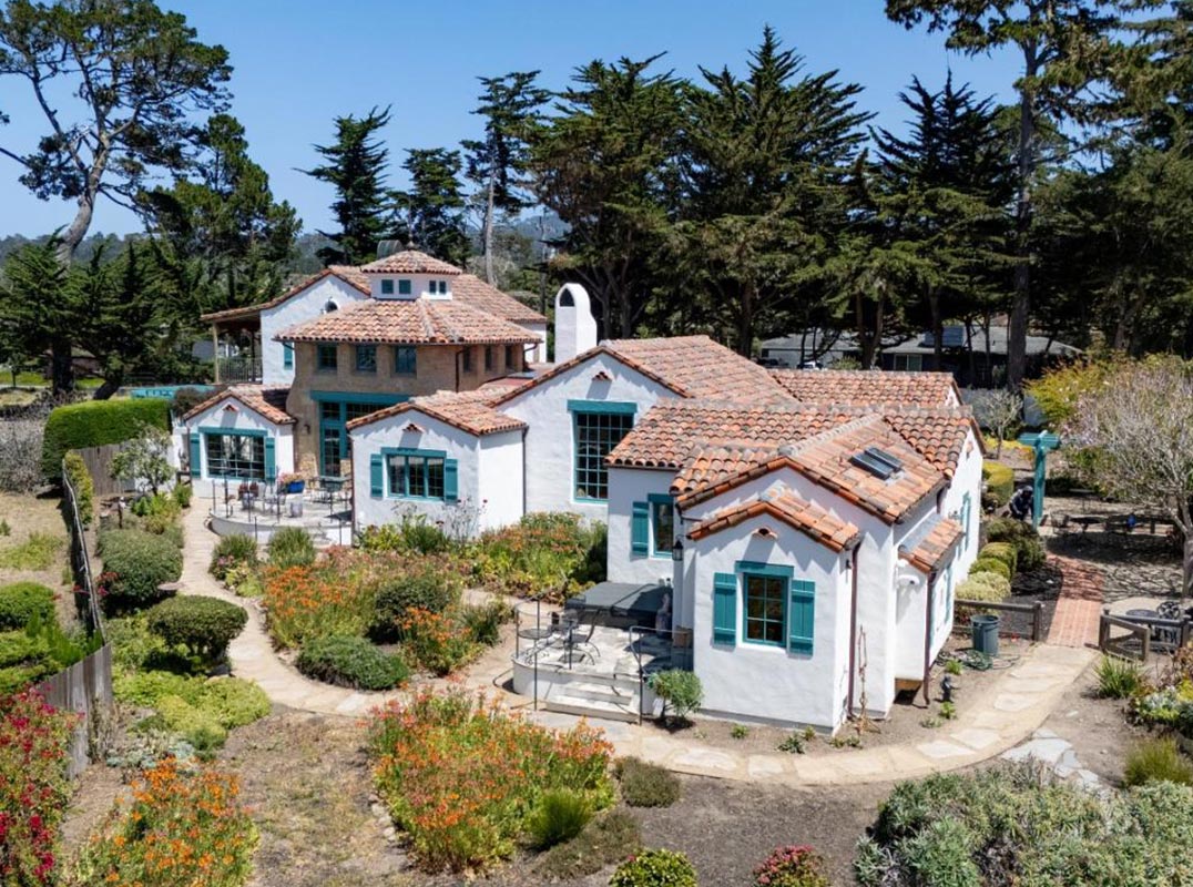 ‘Casa La Dona’ Is An Incredible Creation Of Spanish Colonial Architectural Style