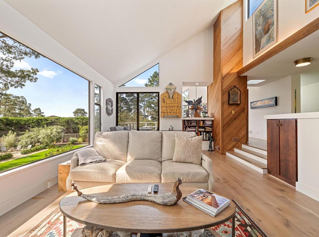 An Entertainer’s Retreat with Coastal Charm