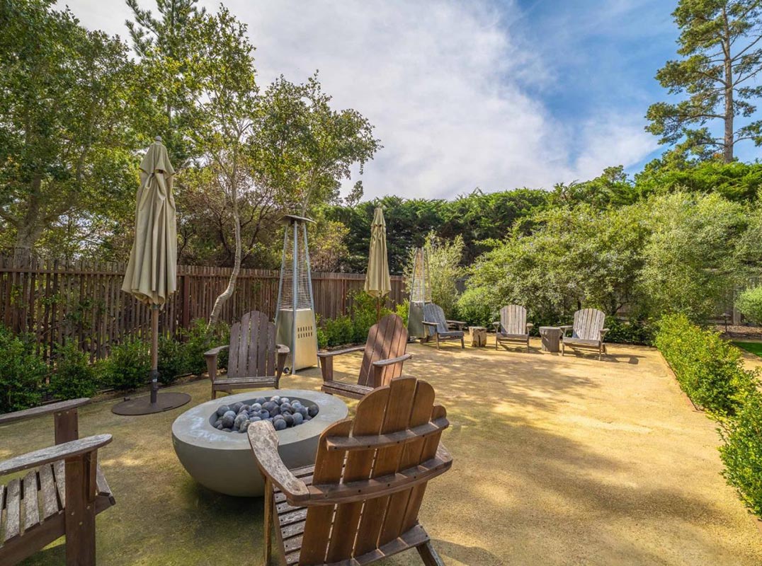 An Entertainer’s Retreat with Coastal Charm