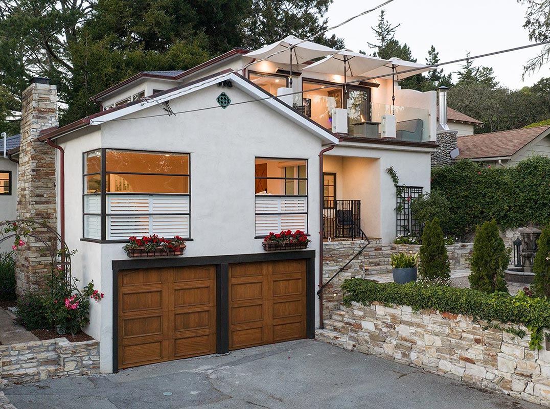 Beautiful Coastal Retreat In Carmel-By-The-Sea