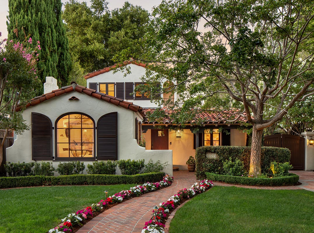     An Extraordinary Palo Alto Compound