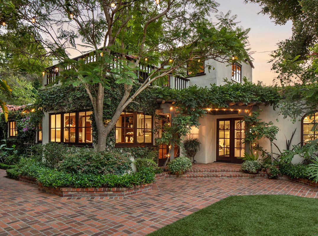 An Extraordinary Palo Alto Compound