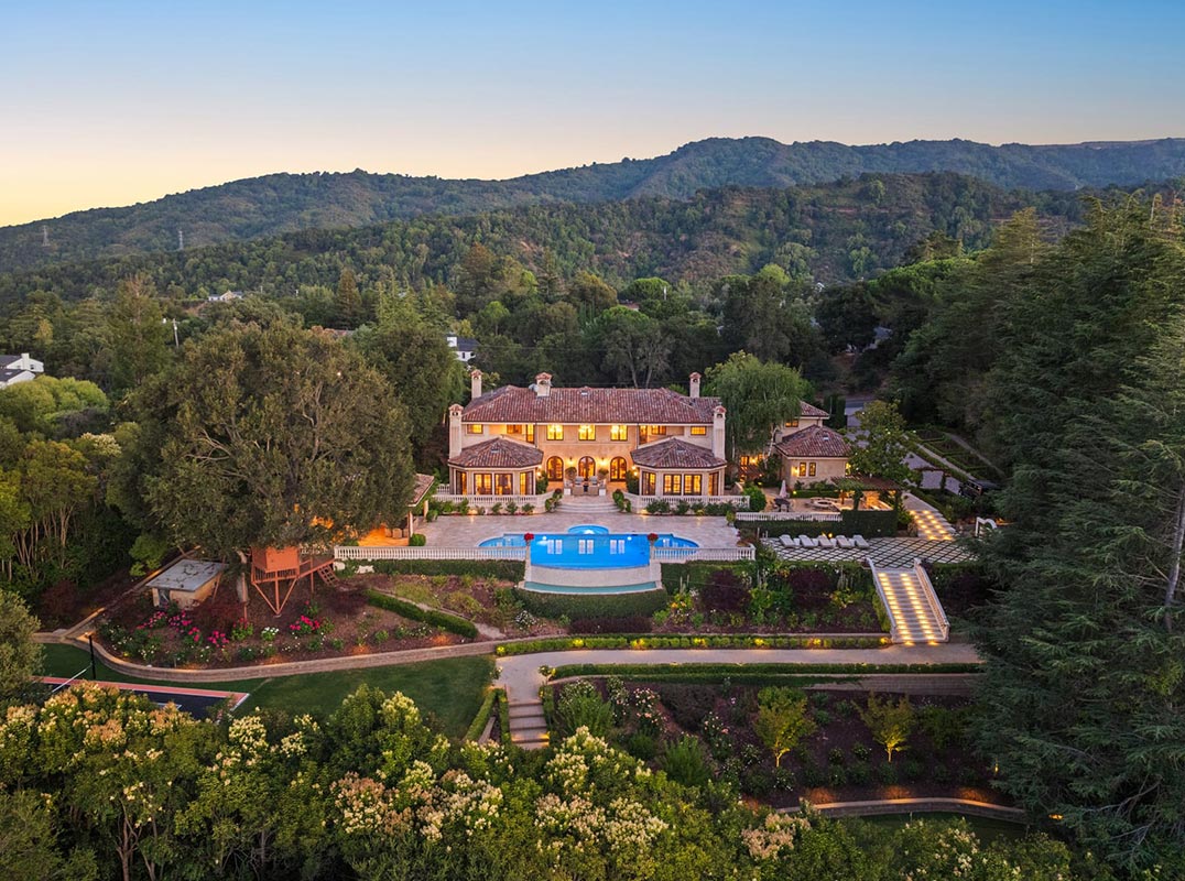 Exquisite Architecture with Exceptional Bay Views