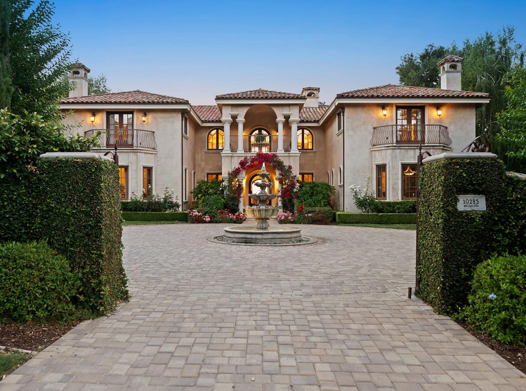 Exquisite Architecture with Exceptional Bay Views