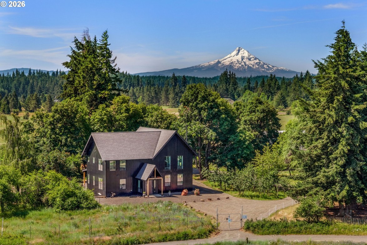 A Modern Sanctuary in the PNW