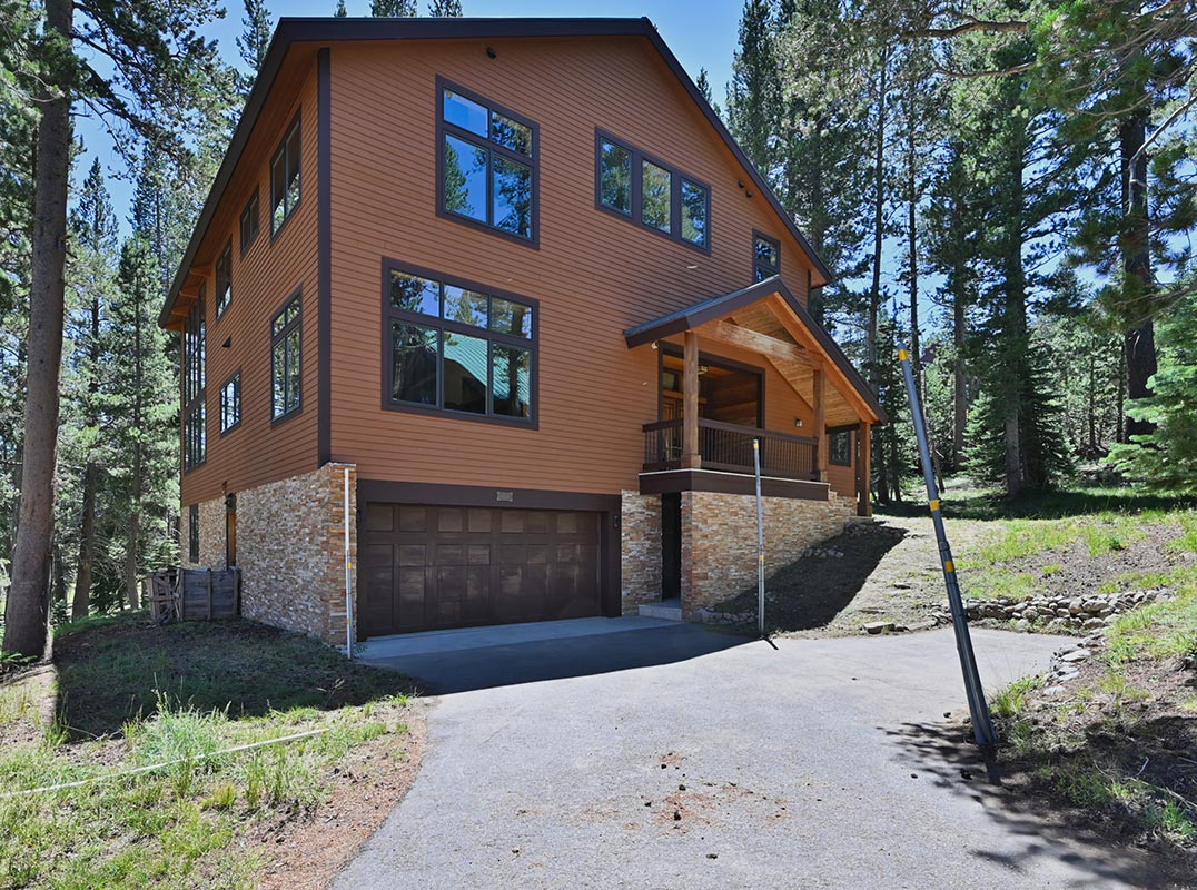 A Masterfully Crafted Mountain Lodge Among the Pines, Above the Rest