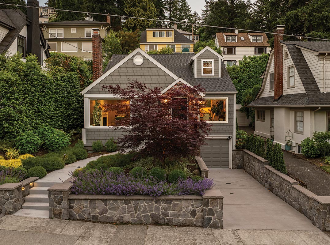 LUXURY LIVING IN ARLINGTON HEIGHTS