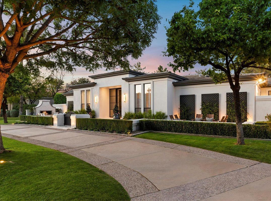 Paradise Valley Golf Course Elegance