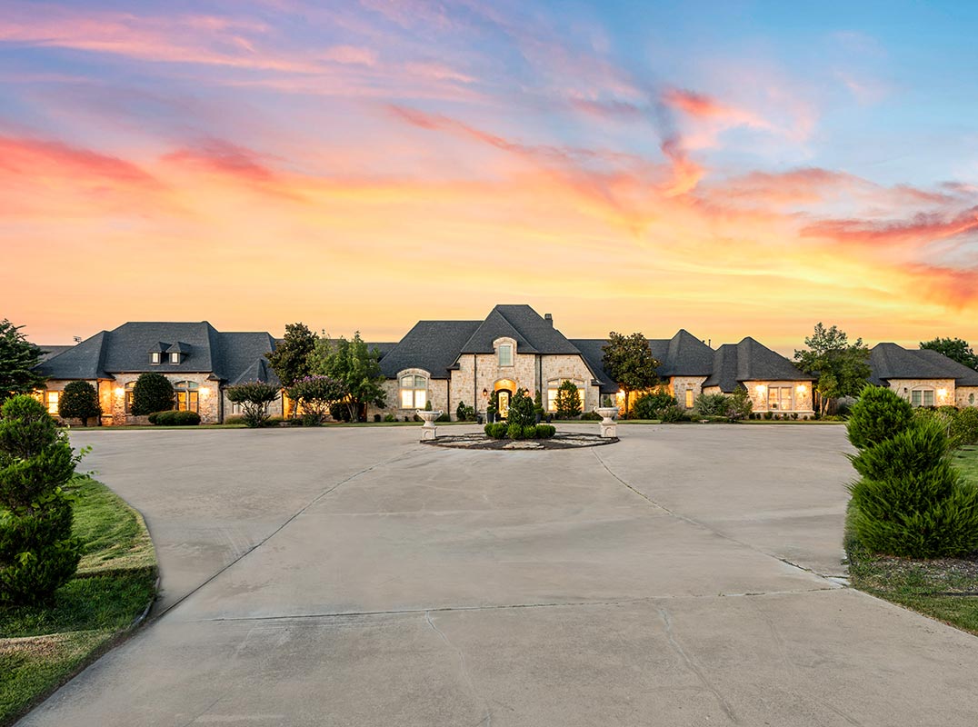 Resort Style Living on 2.8 Acres!