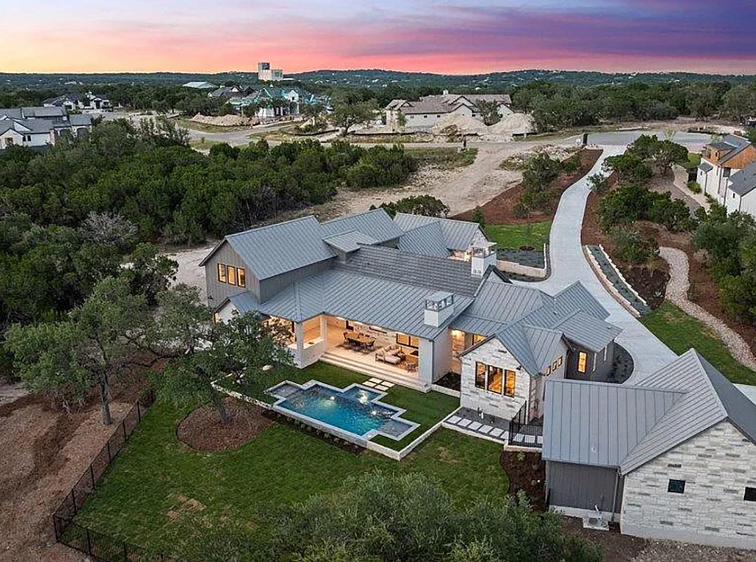 Custom Crafted • Resort Inspired • Gated Hawkridge