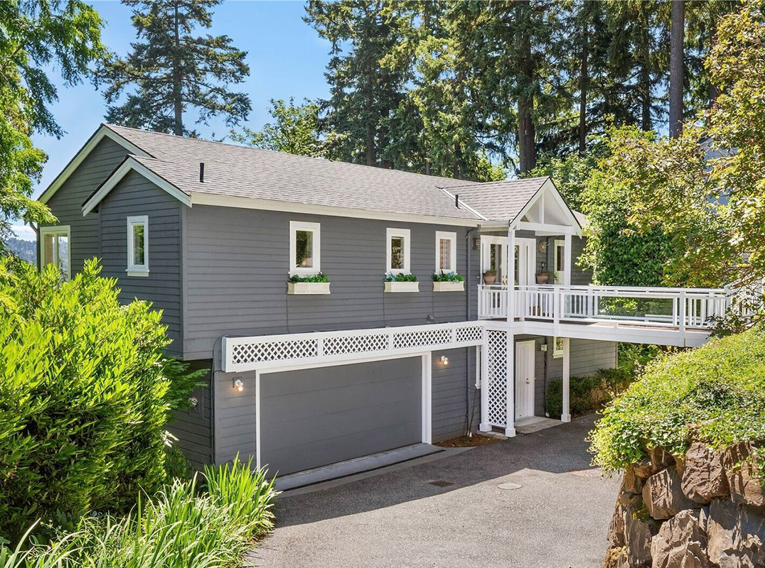 Beautiful Parkwood Residence
