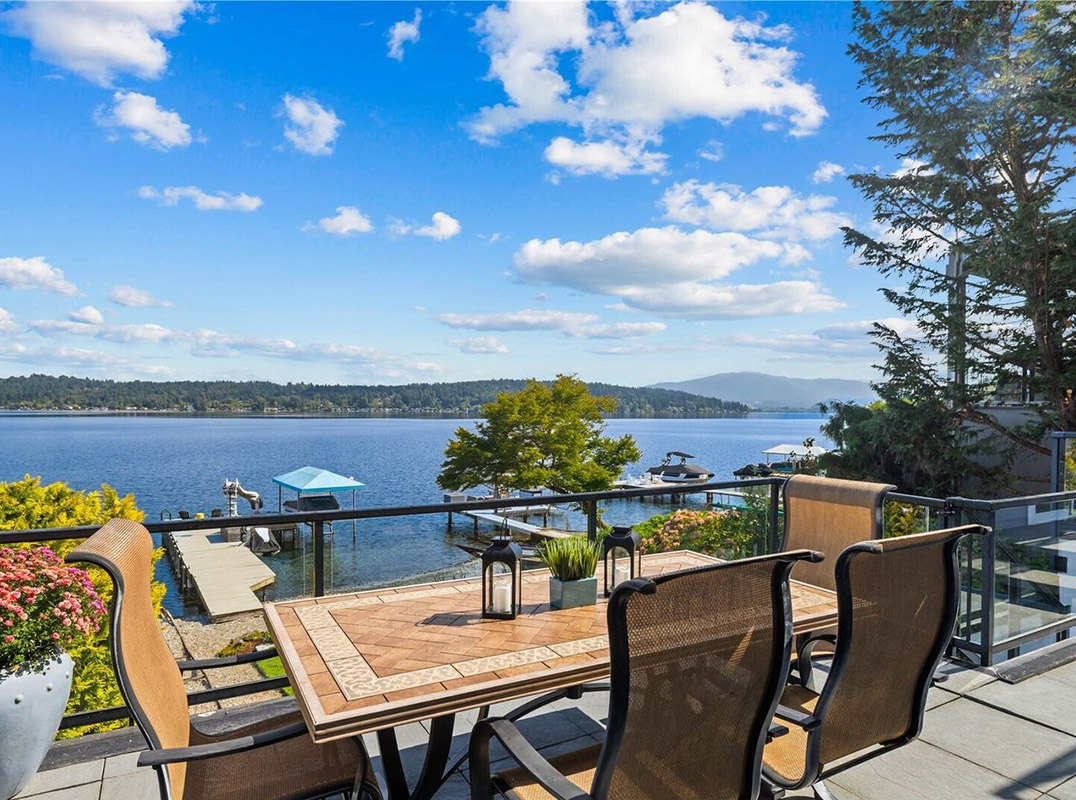 Extraordinary Waterfront Lifestyle