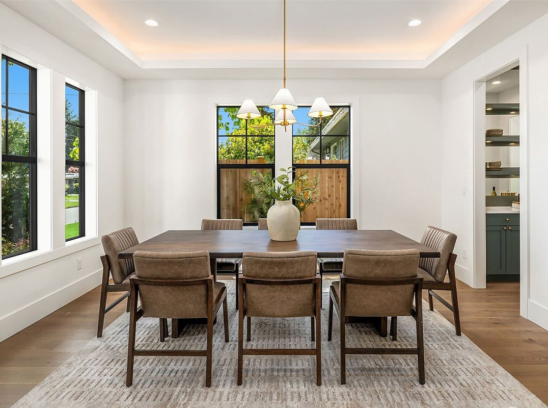 Beautiful New Construction in Robinswood