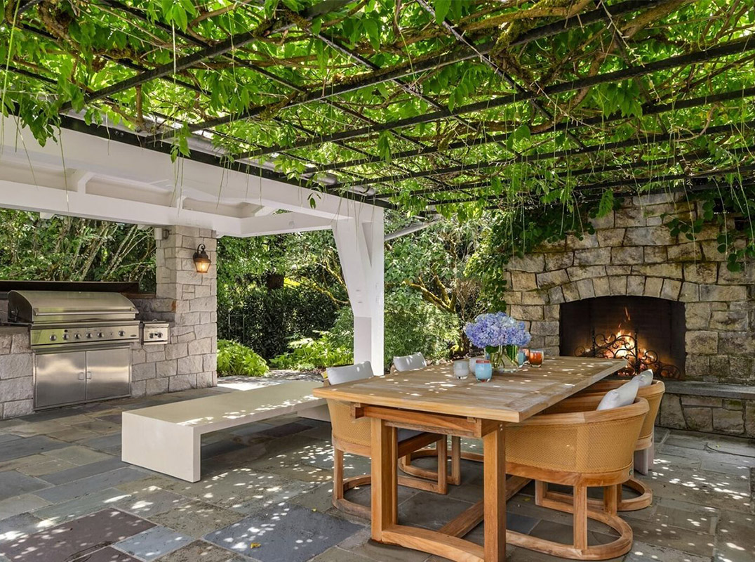 Perfectly Sited Medina Residence