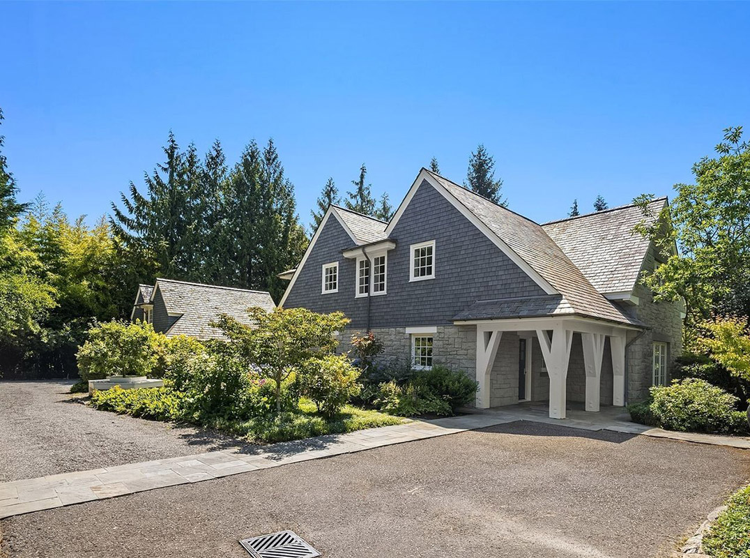 Perfectly Sited Medina Residence