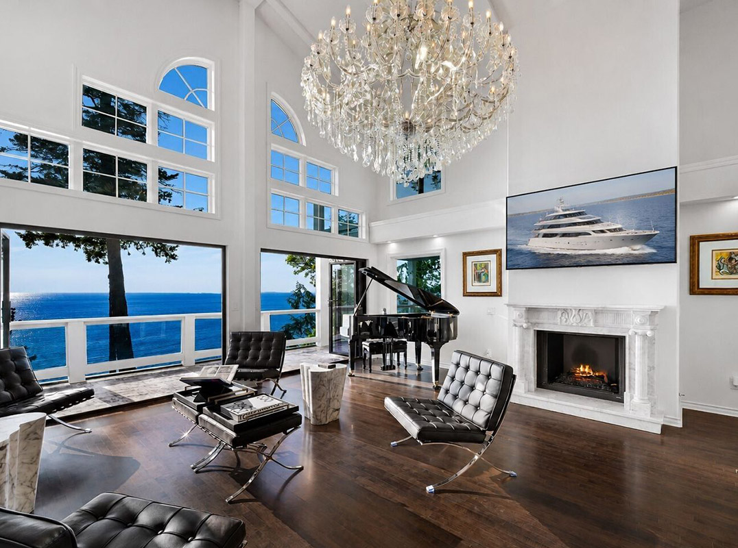 Extraordinary Waterfront Residence