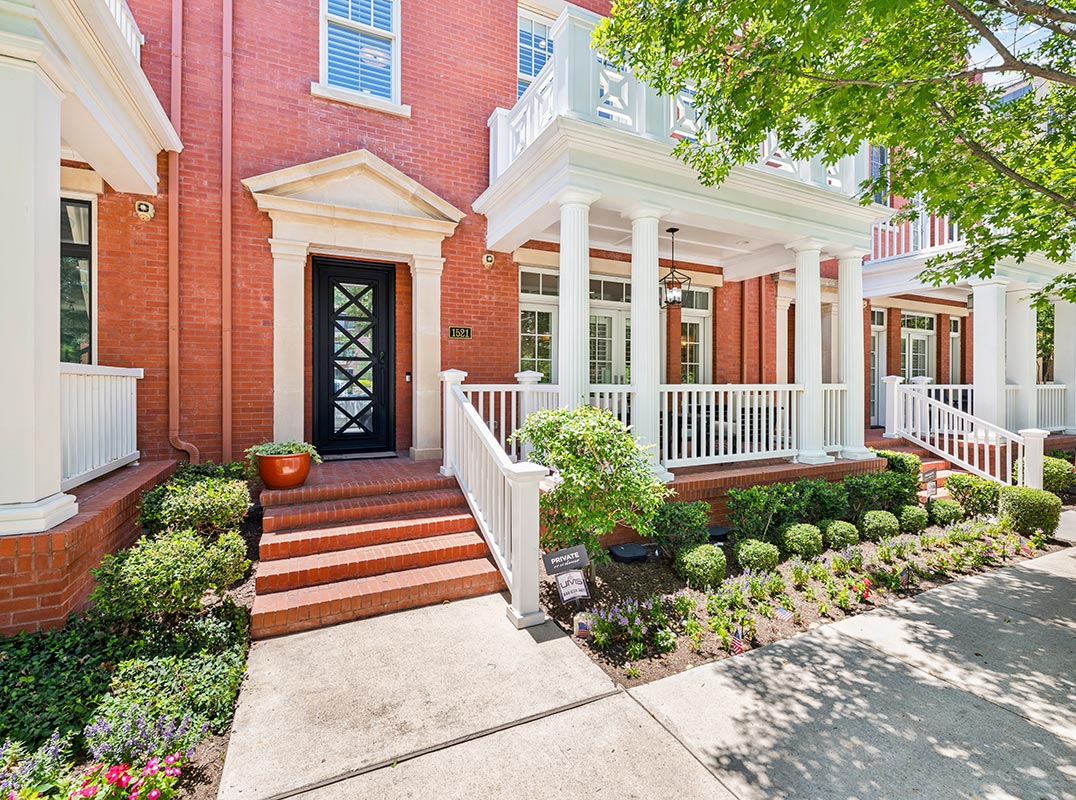 Southlake Town Square Luxury With Effortless Lock-And-Leave Living