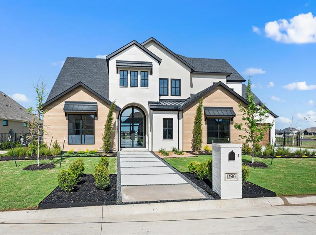 Exquisite Lakeside Living On Eagle Mountain Lake