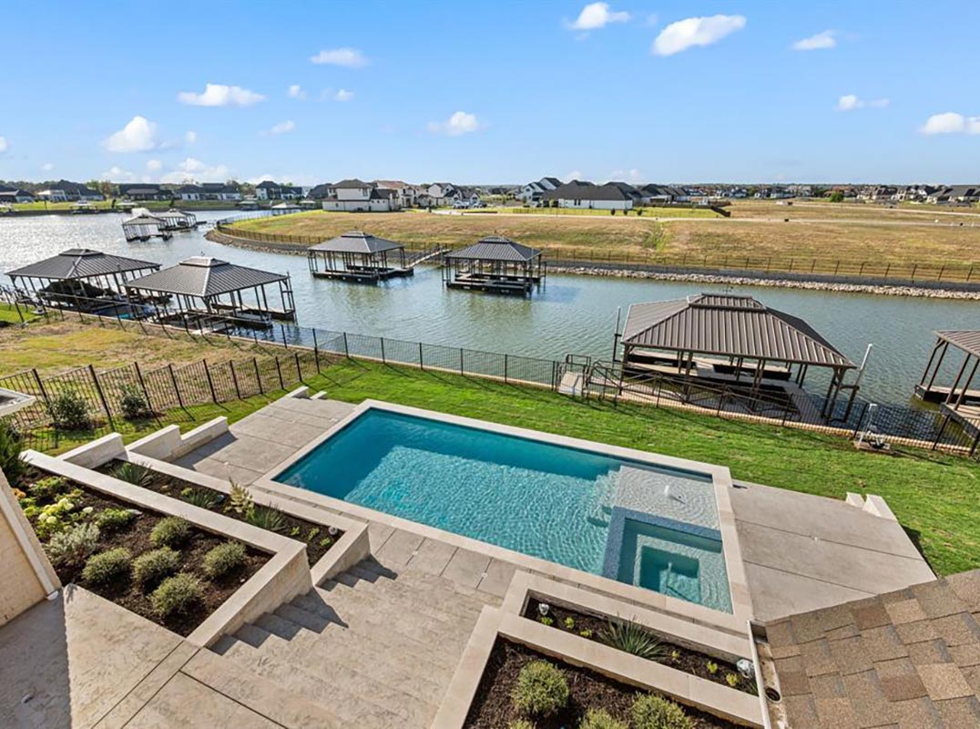 Lakefront Sophistication With Private Pool And Views