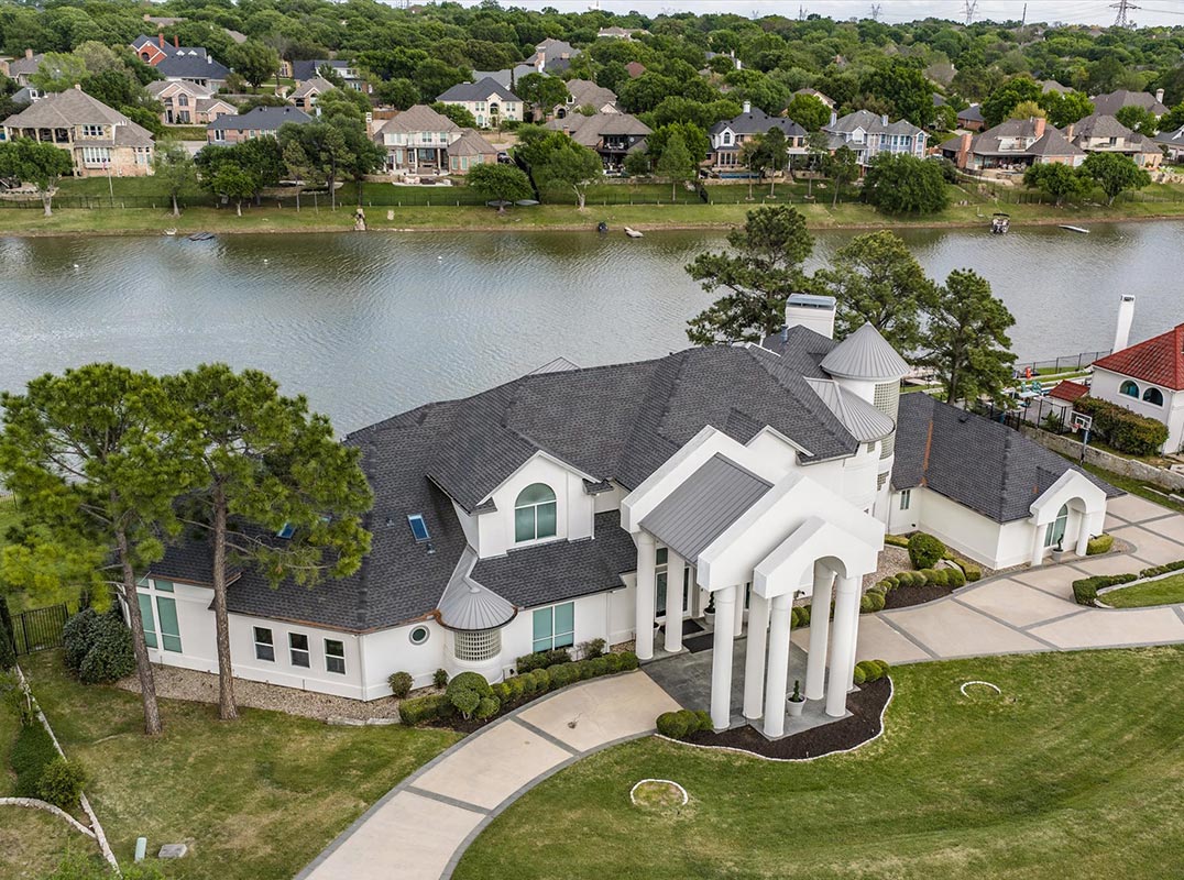 Private Waterfront Retreat